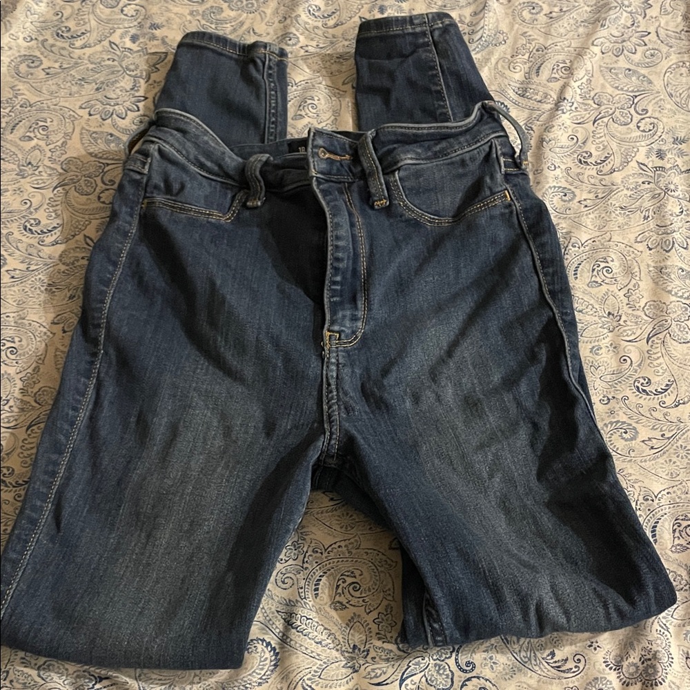 Hollister Women's Dark Blue Relaxed Jeans